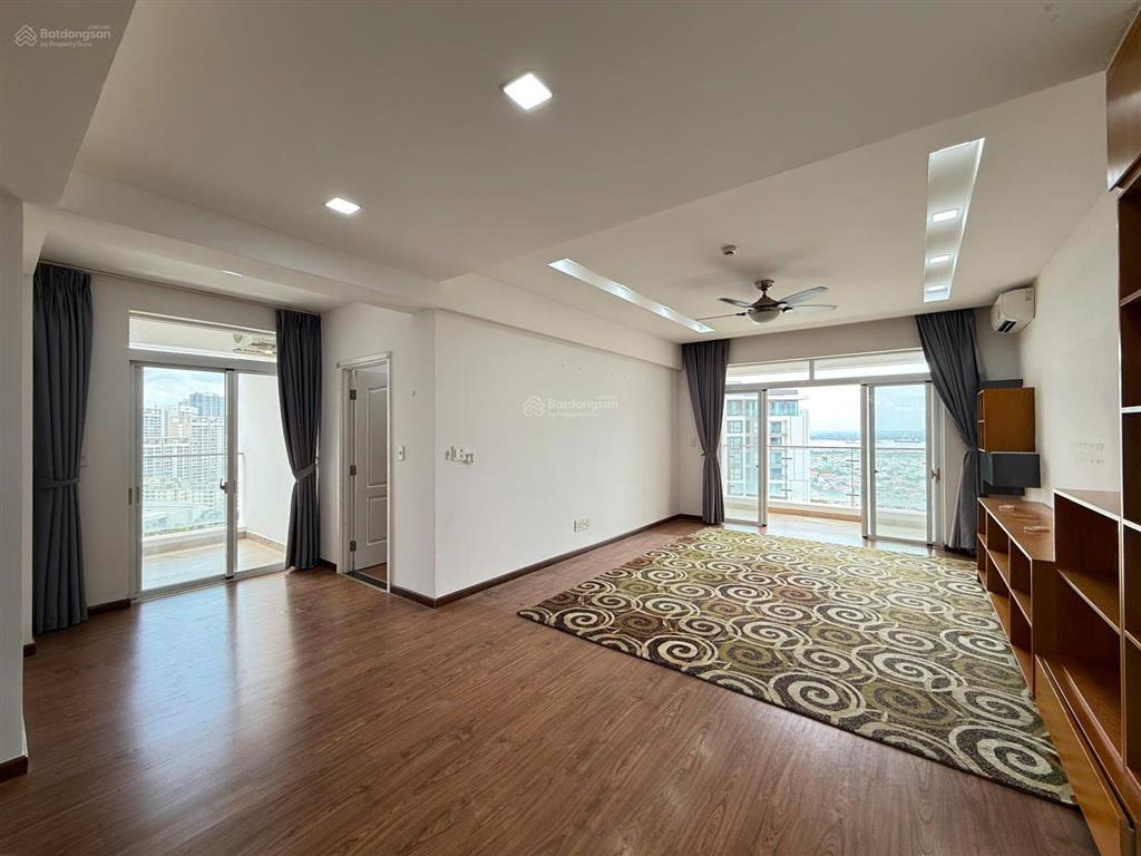 Gấp. giảm giá bán gấp căn hộ riverside residence, 146m2, lầu cao, tòa c, giá 14,5 tỷ