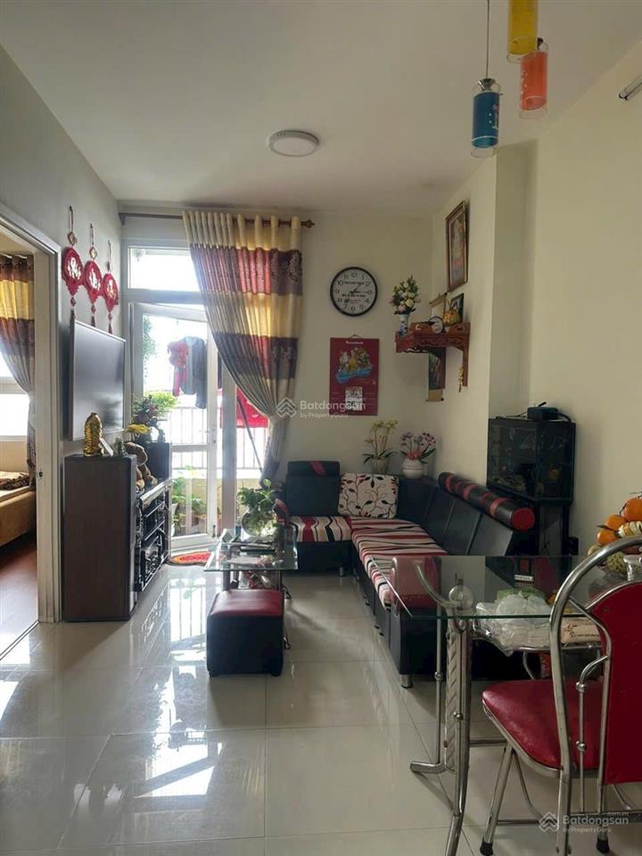 Chính chủ cần bán gấp căn hộ tô ký 51m2, giá 2tỷ370, sổ hồng riêng, 2 phòng ngủ, 1 wc, 1 ban công.