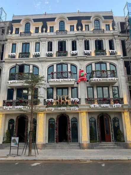 Bán liền kề dự án Noble Palace Tây Thăng Long , Đan Phượng. Dt 65m2, MT 5. Giá 15 tỷ