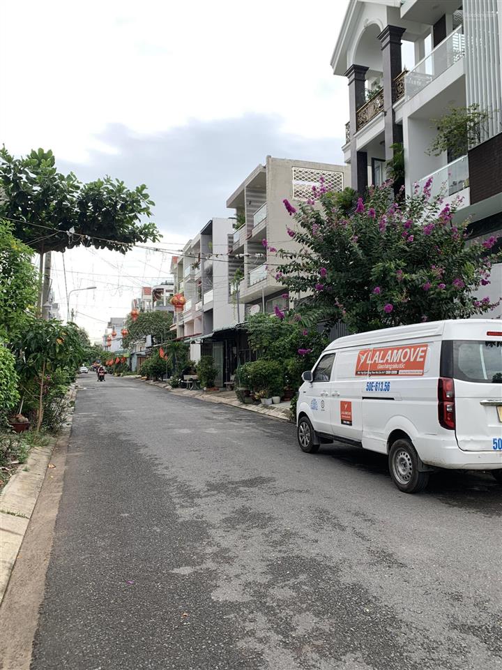 Bán nhà 4 tầng kdc an sương 4m x 20m. nhà mới xây ở ngay