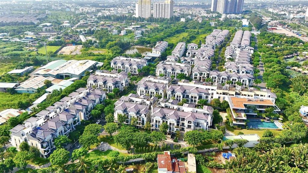 Cần bán căn verosa park dt 75m2 15,5 tỷ đối diện công viên, view thoáng 4 tầng, sổ hồng riêng
