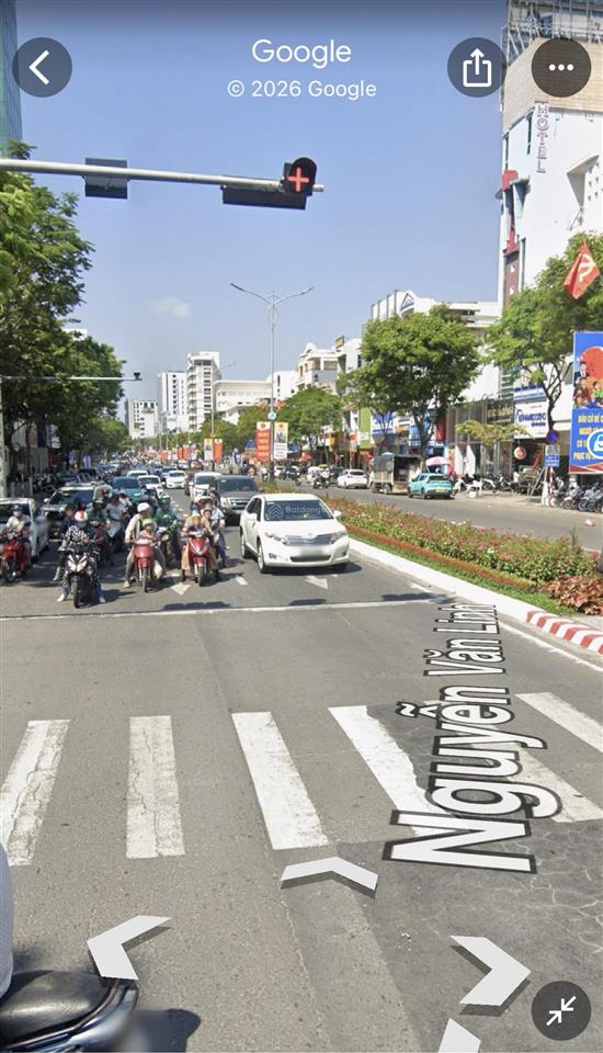 Chính chủ cần bán nhanh nhà 3 tầng mt nguyễn văn linh, vị trí đắc địa với bề ngang 5m5 cực hiếm.