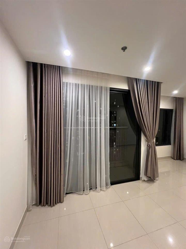 Giá tốt chỉ 3tỷ050 bán căn 2pn + 69m2 bên s3 rainbow, có nội thất, nhà mới