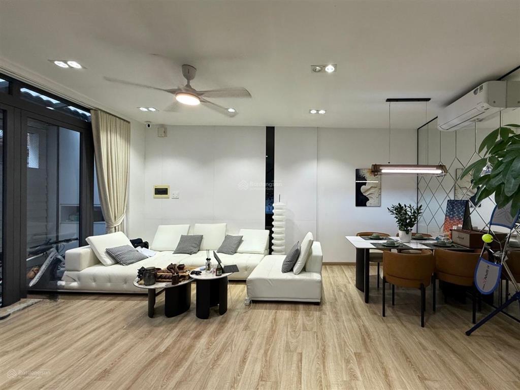 Luxury giáp q1 lê văn duyệt 62m2 5 tầng 13,8 tỷ giảm còn 11,99 tỷ