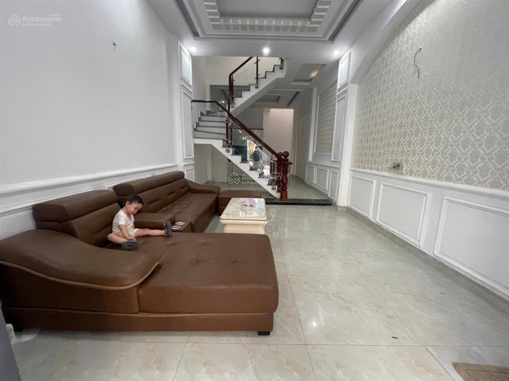 Cần bán căn nhà xây kiên cố ở tx22 hẻm xe hơi 8m dân trí