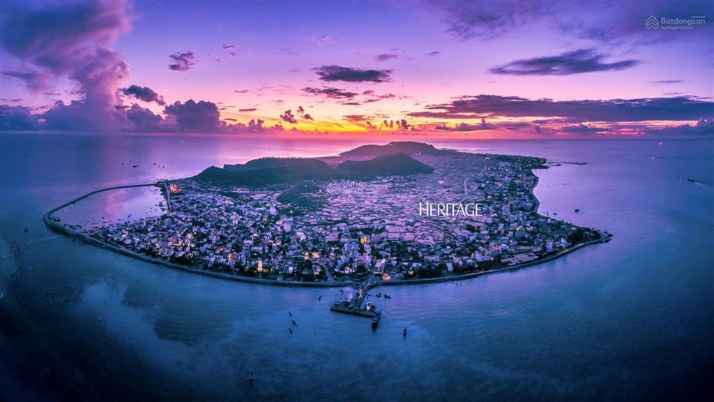 Lý sơn hòn đảo nổi tiếng khắp cả nước việt nam với bán kính 10km dân số đông nhất