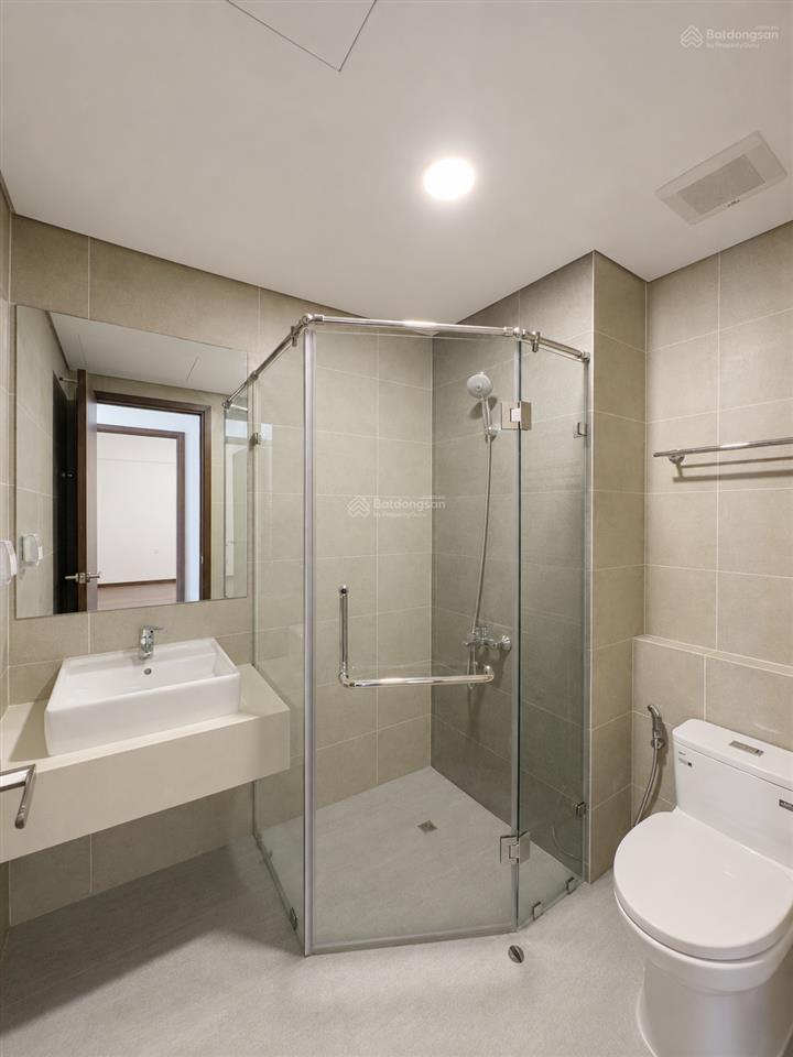 Bán căn hộ 78m2 hướng đông bắc tầng 9 sổ sẵn giá 4.6 tỷ đang cho thuê
