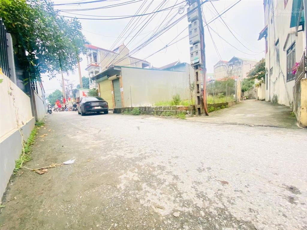 Bán nhanh lô góc 74,5m siêu đẹp tại làng hoa phụng công