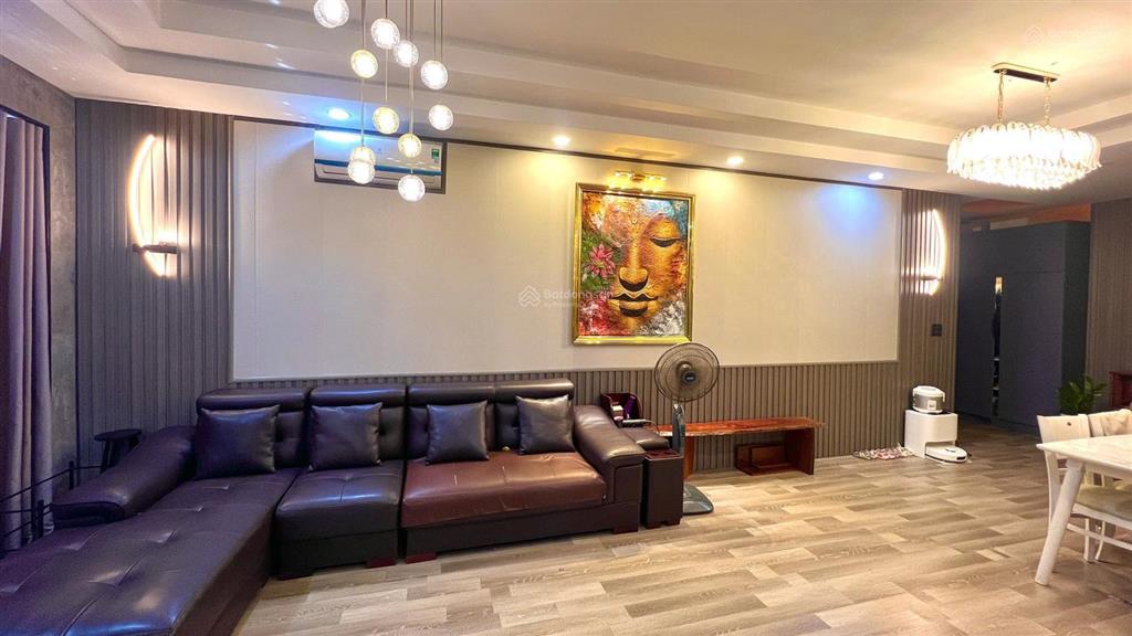 Bán căn hộ 2 phòng ngủ vũng tàu melody, 108m2 . giá 5 tỷ . e yến 0792 366 ***