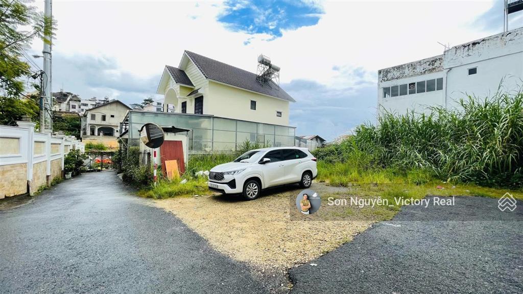Đất đẹp trung tâm đà lạt hẻm xe hơi đường yersin, p.9, dt 421m2 đường ô tô