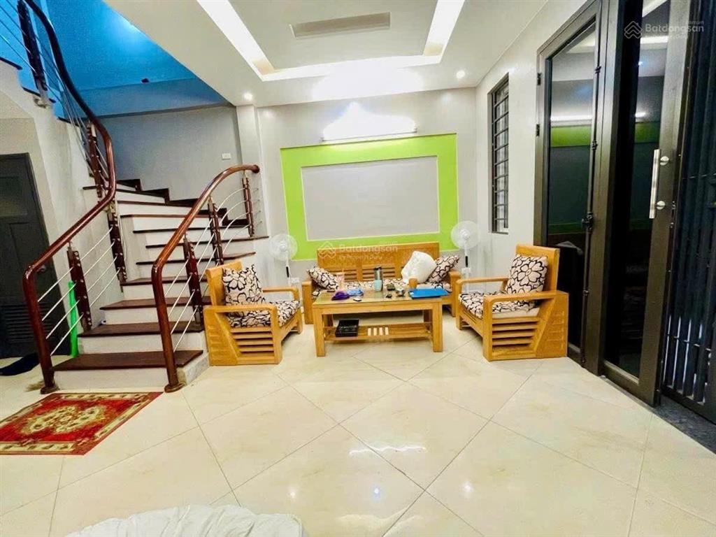 Bán nhà trung tâm ba đình ngõ đẹp thoáng mặt tiền cực rộng 5,9m vài bước ra phố