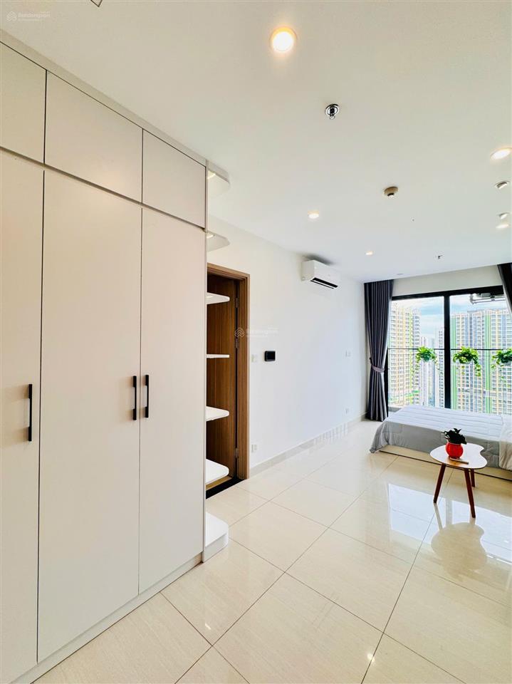 Bán gấp căn studio the sapphire smart city, 1,9 tỷ, ban công thoáng, full nội thất