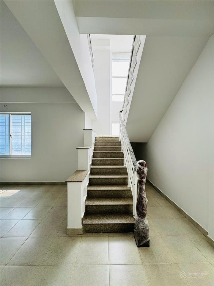 Bán căn hộ phú mỹ thuận diện tích 319m²