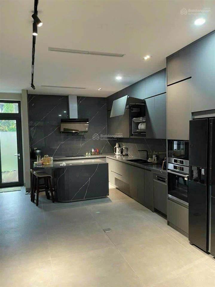 Mới ra !!! biệt thự song lập 220m2 hướng nam h7 starlake tây hồ tây 130 tỷ 0915 568 ***