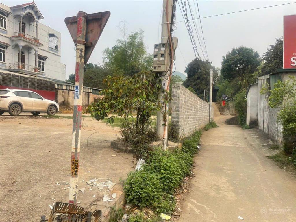 Bán mảnh đất vàng mặt đường ql6 (cũ)