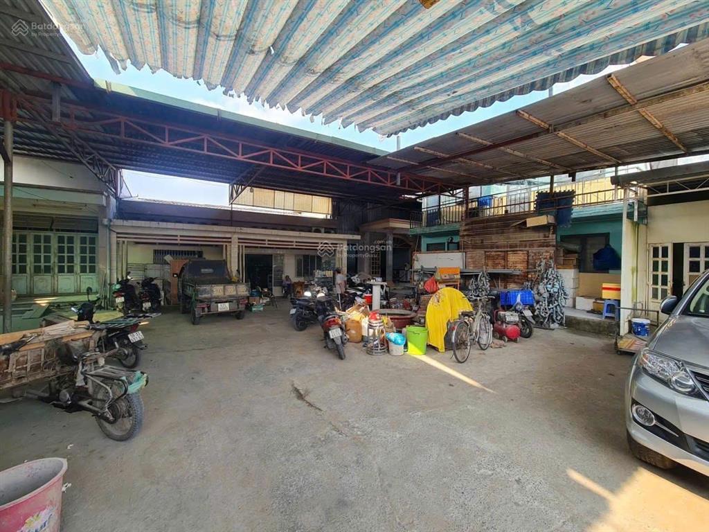Bán lô đất tặng căn nhà cấp 4 mặt tiền đường 14 p.phước bình quận 9