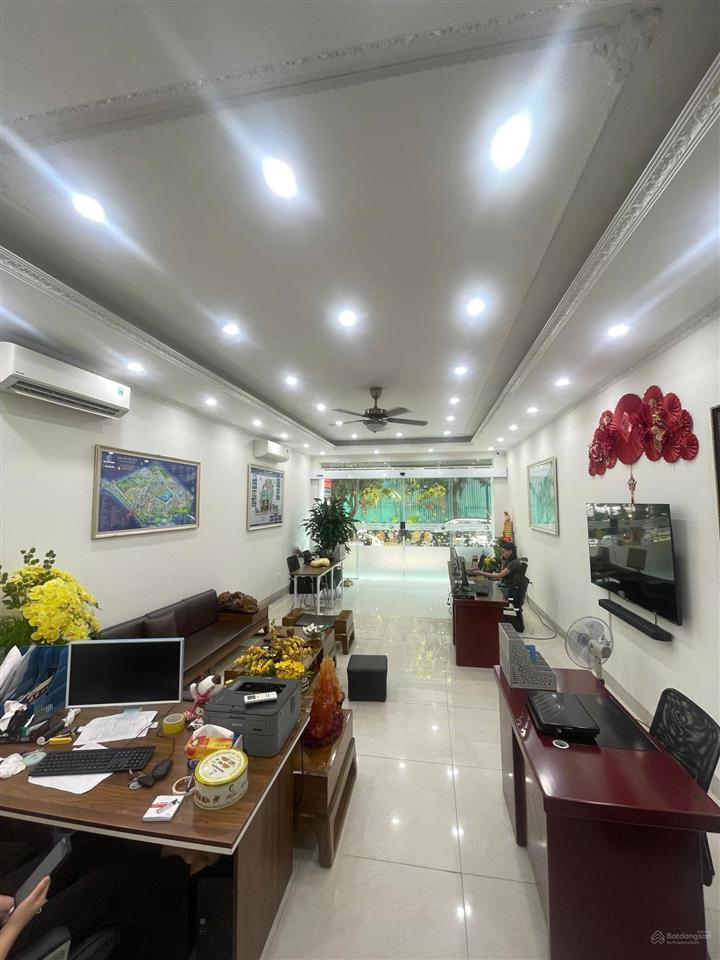 Bán nhanh giá tốt 15,5 tỷ căn liền kề sao biển, đang ở, gần biển hồ