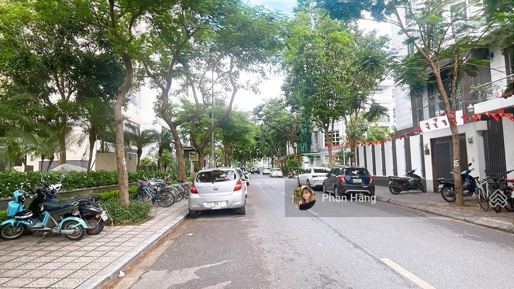 Bán biệt thự nhà vườn kđt việt hưng 5t thang máy xịn mới hoàn thiện hơn năm vị trí siêu đẹp
