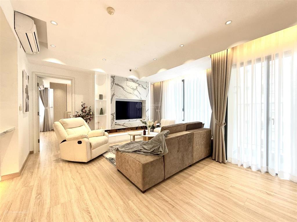 Chính chủ bán gấp 3pn căn ghép 16,5 tỷ, 141m2, ban công rộng, masteri thảo điền. 0909 634 *** sang