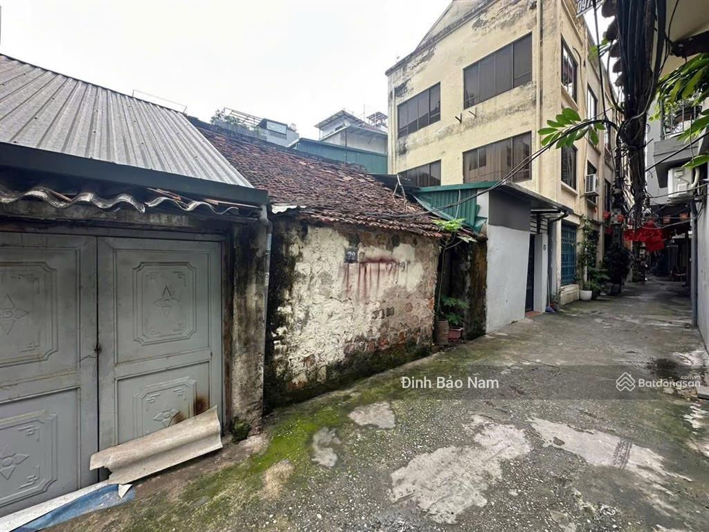 4 tỷ vũ miên 37m mt 4.46m mặt ngõ thông thẳng ra hồ tây không qh thửa đất vuông