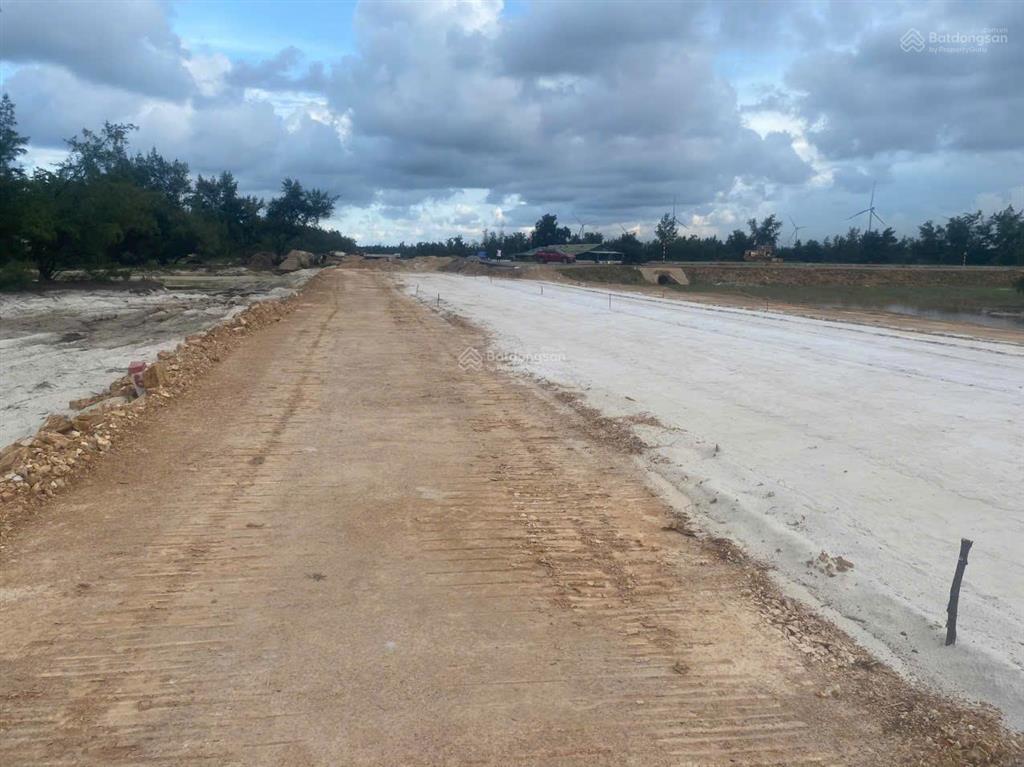 Cơ hội hiếm có sở hữu lô đất đẹp tại bãi tắm lệ thủy, sát quảng trường xã ngư thủy bắc