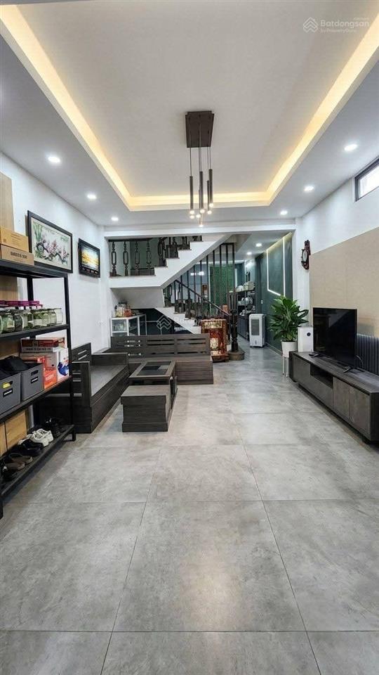 Giảm mạnh còn 8 tỷ. ô tô tránh 4 tầng btct 4*18 kề độc lập gò dầu 5pn khép kín