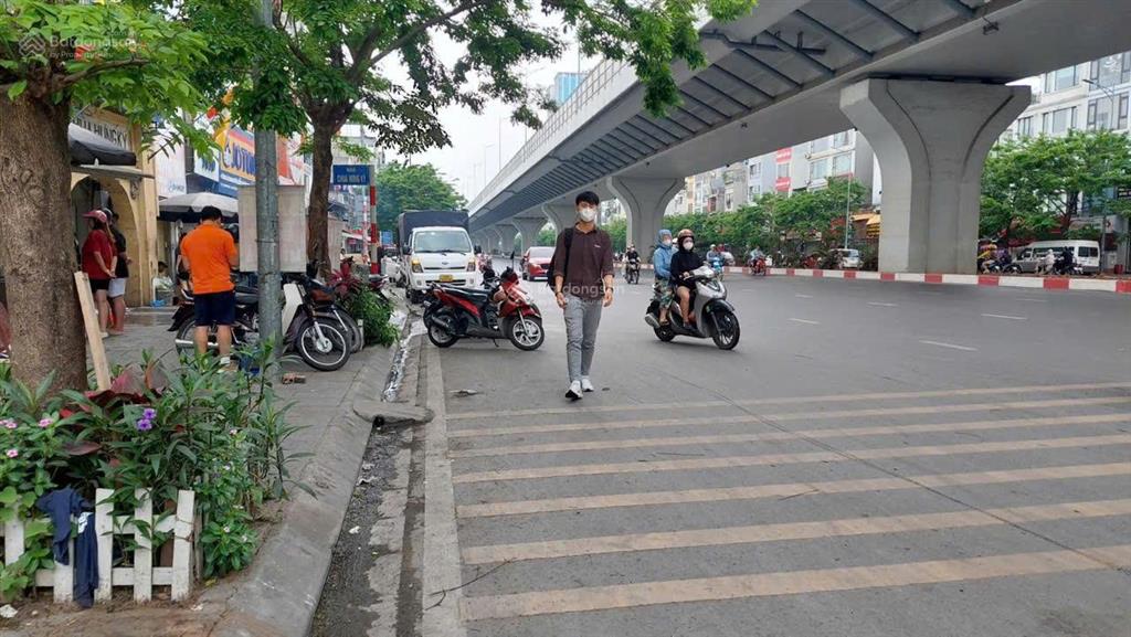 Bán mặt phố trường chinh, kinh doanh sầm uất, xây toà văn phòng, trụ sở công ty, 440m2 mt 14m 185tỷ
