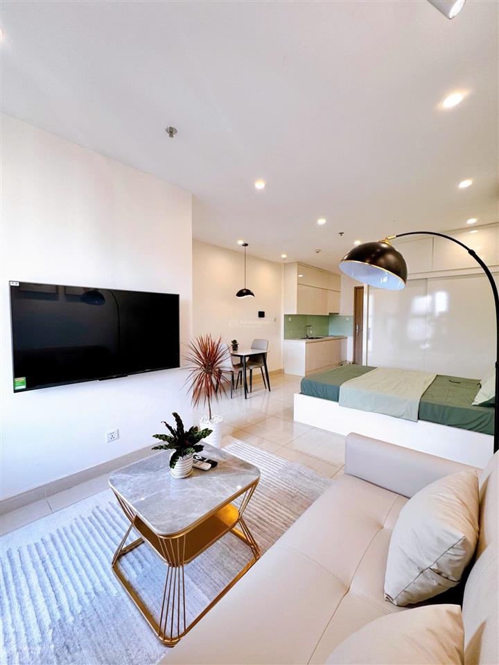 Bán gấp studio 31.8m2, full đồ xịn, 2 tỷ 250, gần hồ, đông nam, vin smart city, đã giảm thêm 100tr