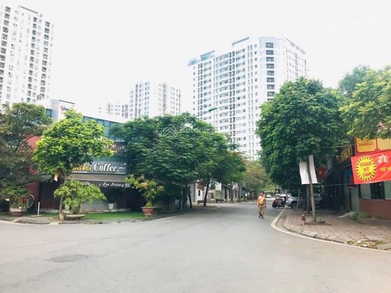 Trung tâm vip hiếm thang máy xịn kinh doanh