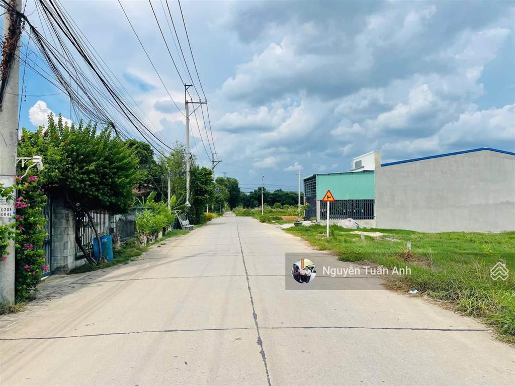 Bán đất ngay trung tâm thị trấn củ chi, cách vinhomes hóc môn 3km, với 120m2 giá 1tỷ150tr