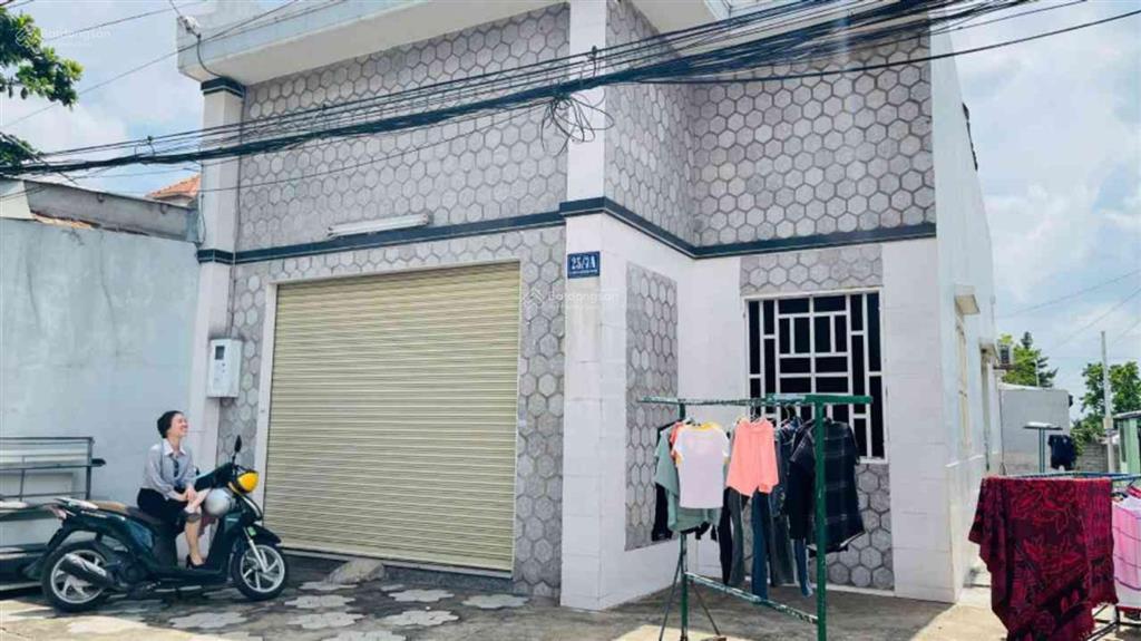 Chuyển nhượng xưởng mặt tiền tân hiệp 8126.3m, 6 tỷ, dòng tiền 100 triệu/năm