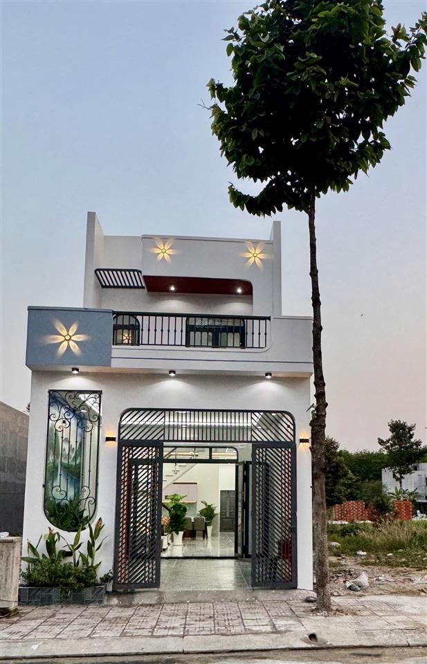 Nhà khu dân cư hội nghĩa tp tân uyên gần chợ quang vinh 3.
