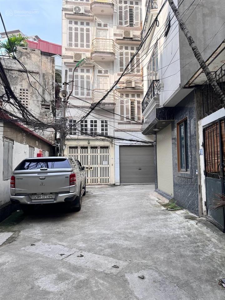 Đường tô vĩnh diện phân lô ô tô vào. 2 mặt ngõ trước và sau. dt 60m x 5 tầng. mt 7m. 0989 388 ***