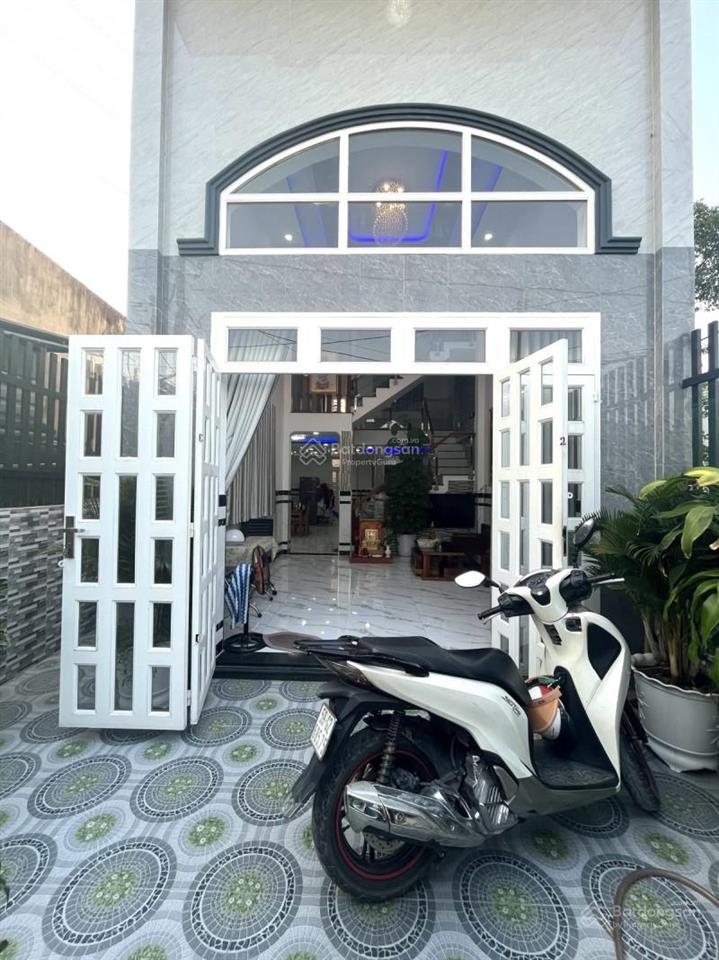 Bán nhà 3 tầng gần chợ gà, hóc môn, 79,1m², hẻm ô tô, giá 5,3 tỷ