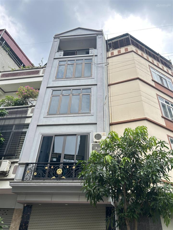 Bán nhà riêng đối diện park city hà nội. diện tích 50m x 5 tầng, ô tô tránh đỗ vào nhà giá c/chủ