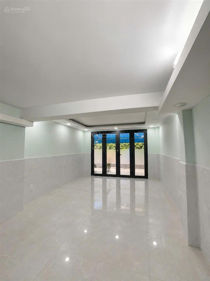 8 tỷ 250 5pn 4wc hẻm 6m nhà mới ở ngay minh phụng q11
