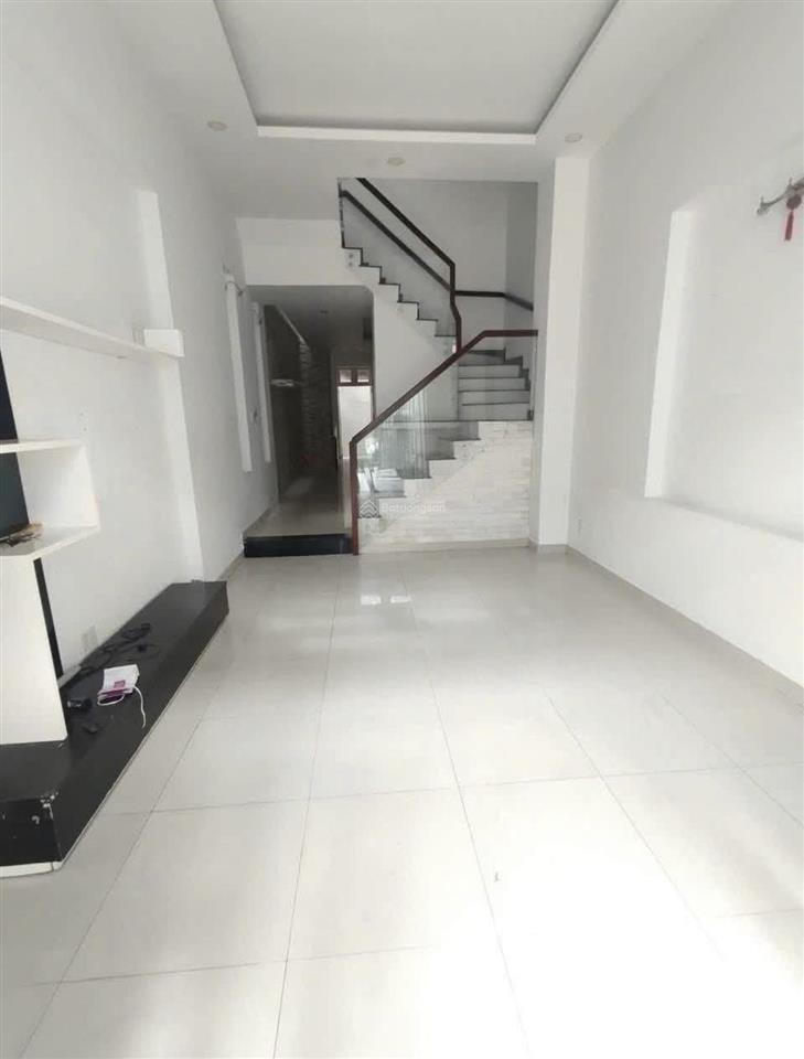 Bán căn nhà khu dân cư bình hưng, kế bến xe quận 8.