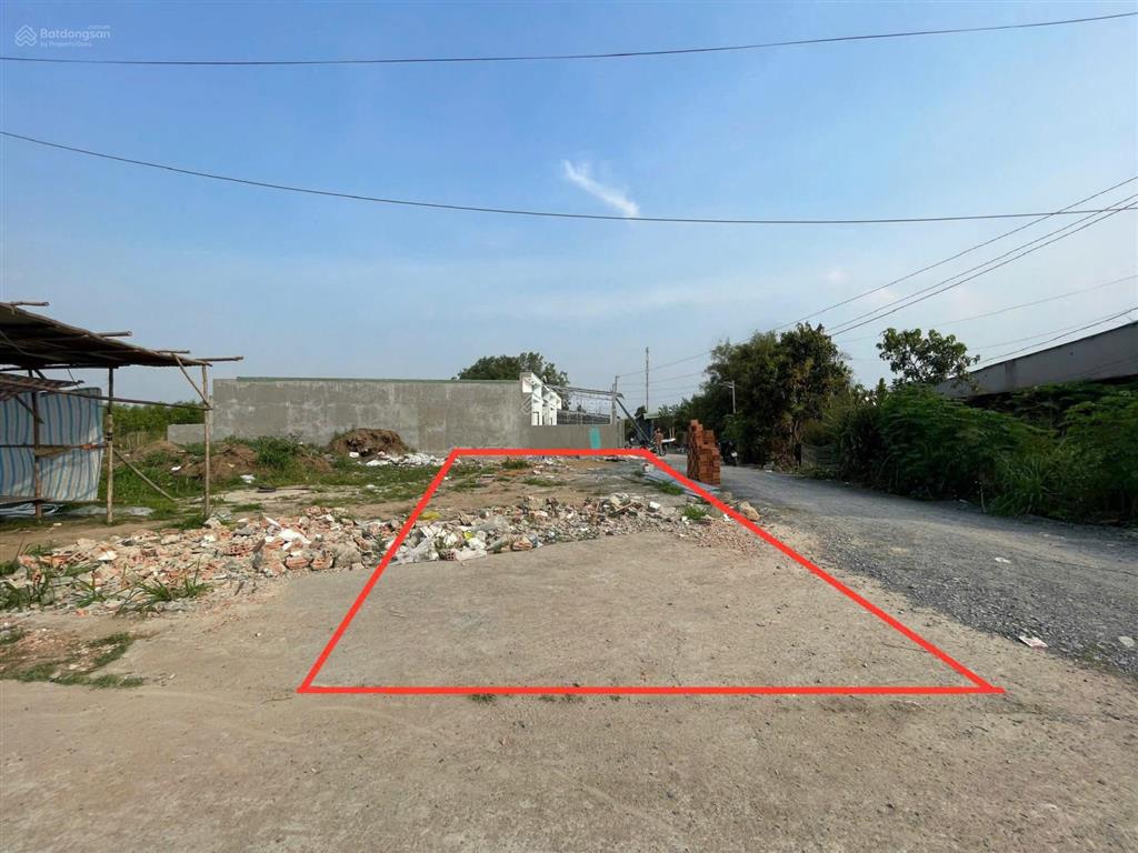 Chủ ngộp nh bán nhanh lô góc 2 mặt tiền ngay cây xăng thạnh phú đi vào 1,5km