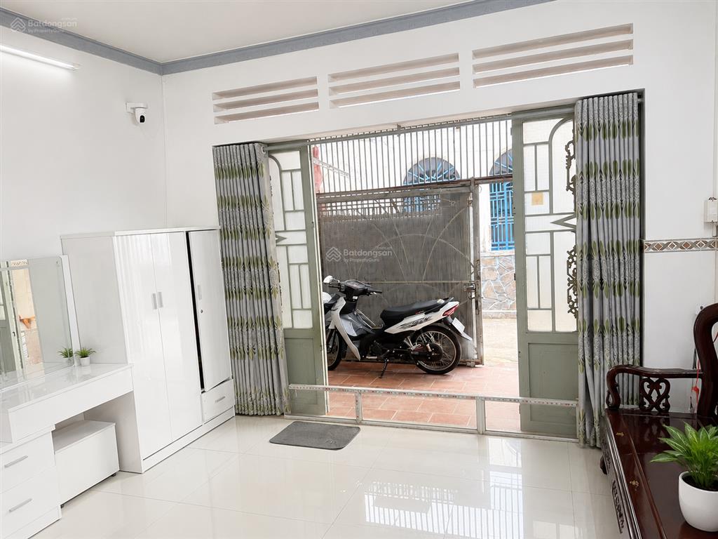 Đối diện gigamall nhà 2 tầng đẹp có sẵn dòng tiền 8,5 triệu/tháng