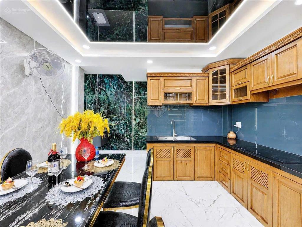Bán nhà hxh lê văn huân, phường 13, tân bình (4*17m) 4 tầng