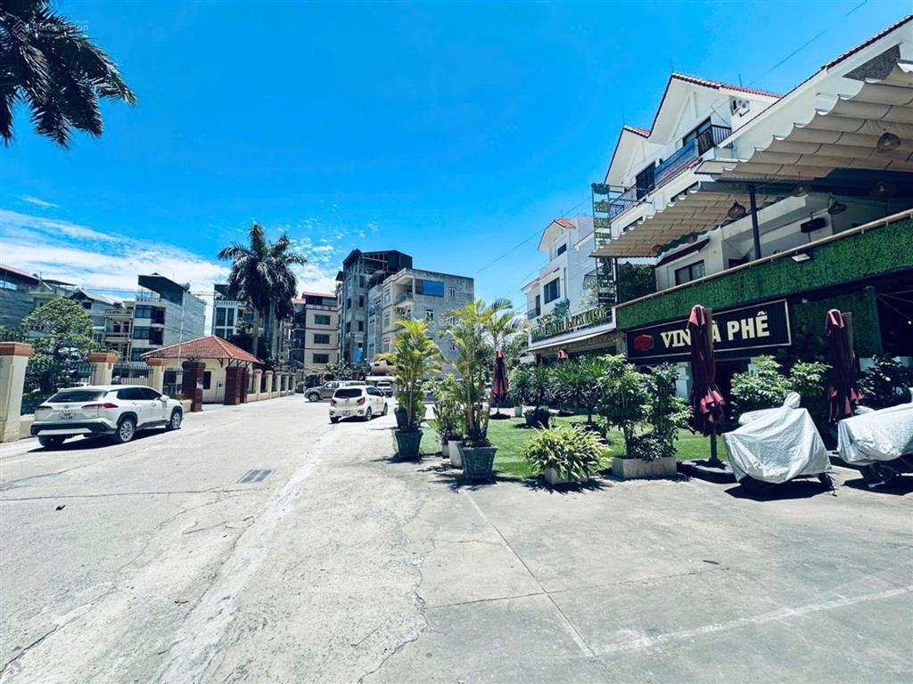 Bán mặt phố hoàng trọng mậu trung tâm mỹ đình vỉa hè đá bóng kinh doanh cực tốt 203m 43tỷ