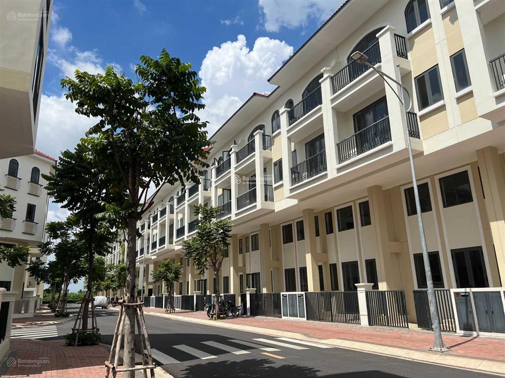Nhà phố senturia nsg, 4 tầng, giá 7,5 tỷ (hướng đông), sổ hồng, ngân hàng cho vay 70%