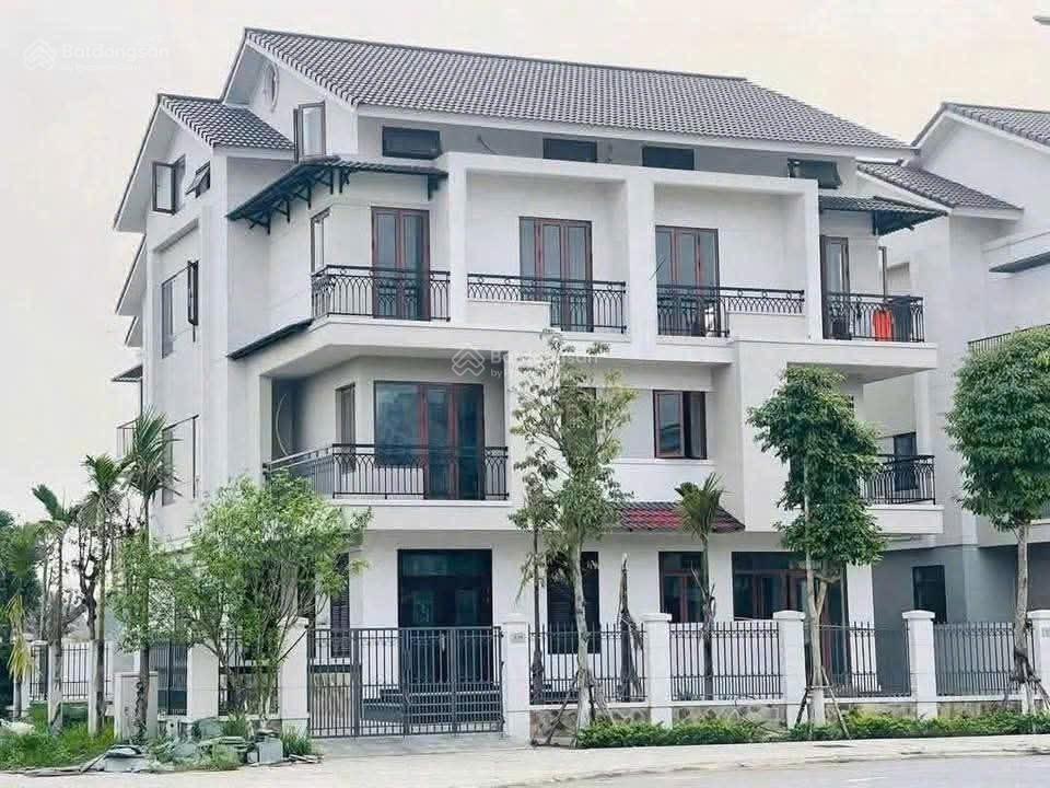 Bán bt tại centa riverside, 18,56 tỷ, 225m2, 6pn, 5wc, giá siêu hời, uy tín