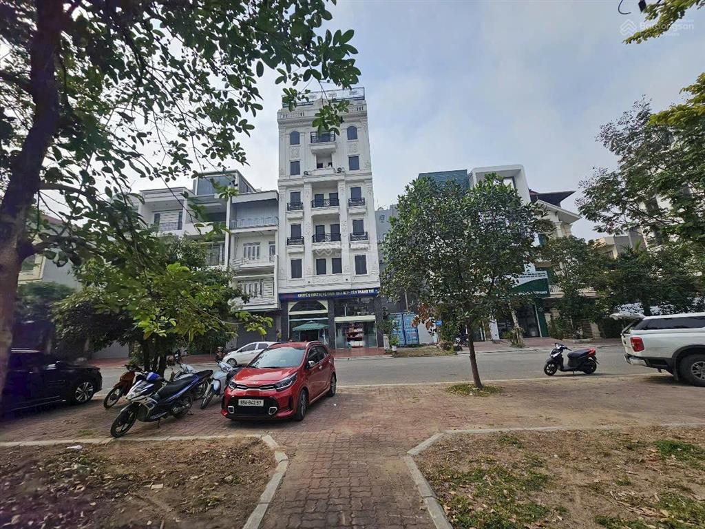 Cần bán nhanh lô đất hiếm mặt chính đường phạm ngũ lão nhìn vườn hoa thoáng mát rộng nhất khả lễ