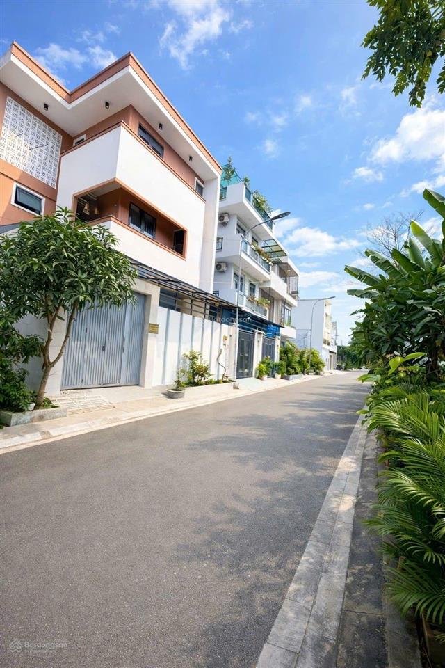 Nhà siêu đẹp 3 tầng 8,1*11,4m, chỉ 5,8 tỷ, đường xe tải 7m, nguyễn bình nhà bè, gần làng đại học