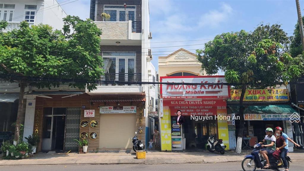 Bán nhà 3 tầng gần biển cạnh đường dã tượng, đang kinh doanh sẵn dòng tiền 22 triệu/tháng, 65tr/m2