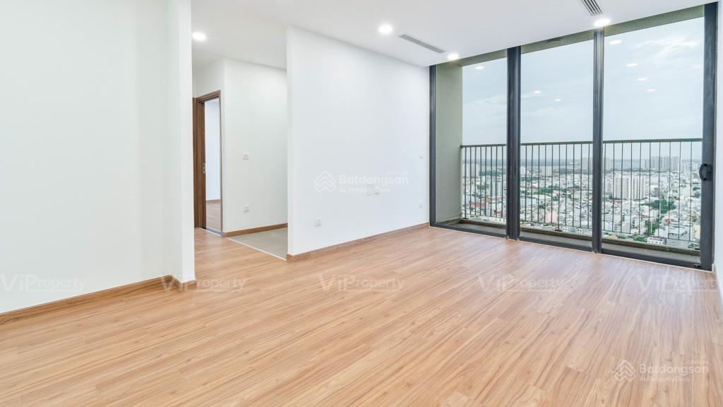 Bán gấp căn 3pn diện tích 87m2 ban công đông nam tại eco green saigon, tầng cao giá chỉ 7,6 tỷ