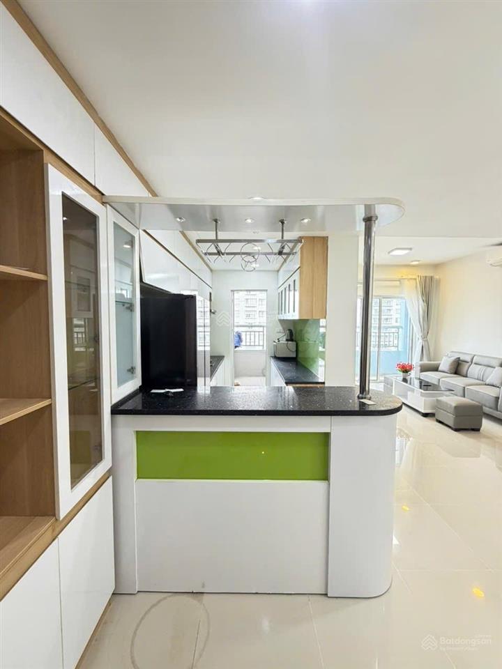Chuyển nhượng sunrise city central hướng nam ban công 2 phòng ngủ mát mẻ