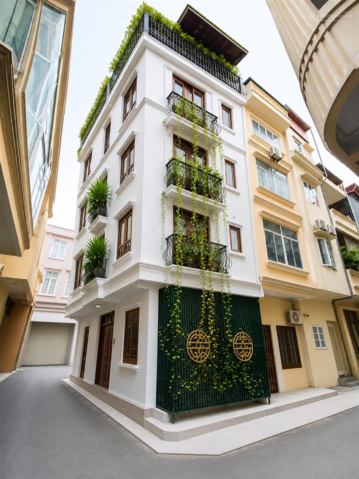 Nhà phân lô phạm văn đồng, mai dịch 23tỷ 55m2 x 5 tầng lô góc 3 thoáng full nội thất, ở luôn