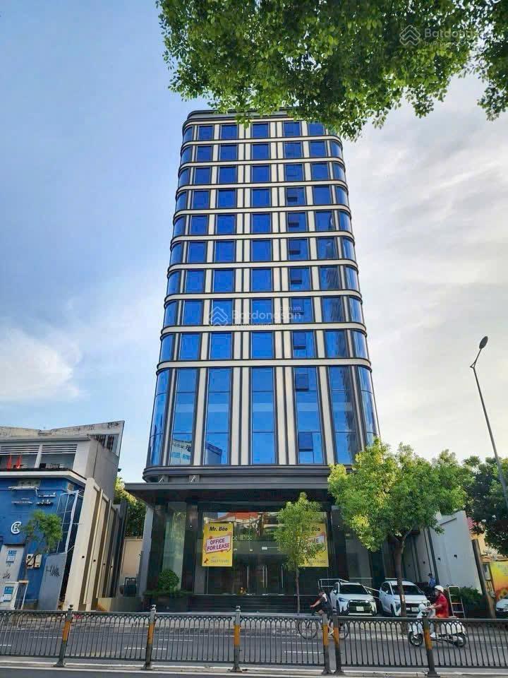 Rẻ quá! building mặt tiền đường 3/2 quận 10 dt 20x35m xd 2hầm 12tầng cho thuê 1tỷ5/th bán 235 tỷ